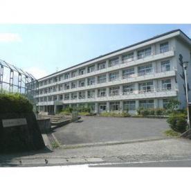 中学校　南足柄市立足柄台中学校（中学校）まで1120m