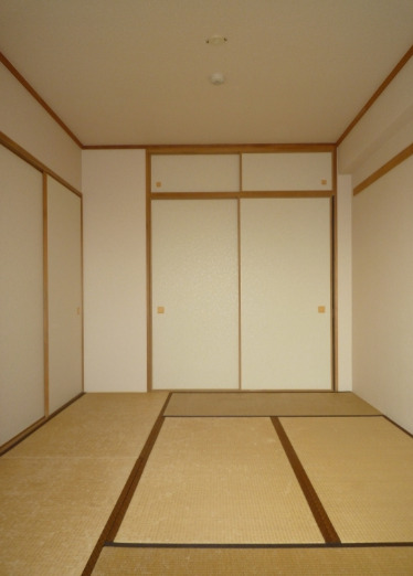 収納　鶴見イーストリバー