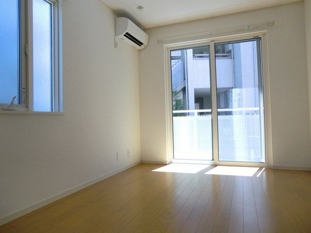 居室・リビング　☆2面採光の明るいお部屋☆