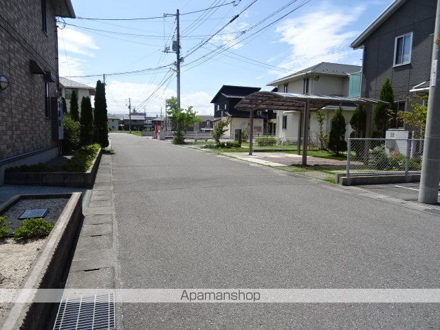 その他　前面道路（その他）まで0m