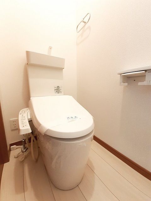 トイレ　※別号室の写真となります。