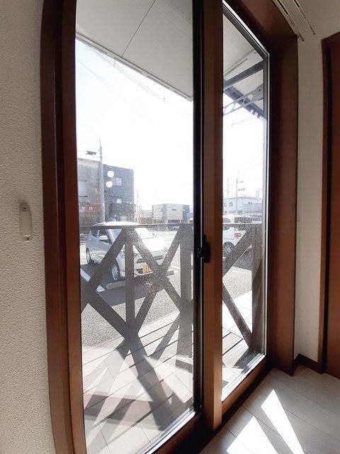 バルコニー　※別号室の写真となります。