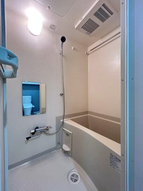 バス・シャワールーム　同タイプのお部屋になります。