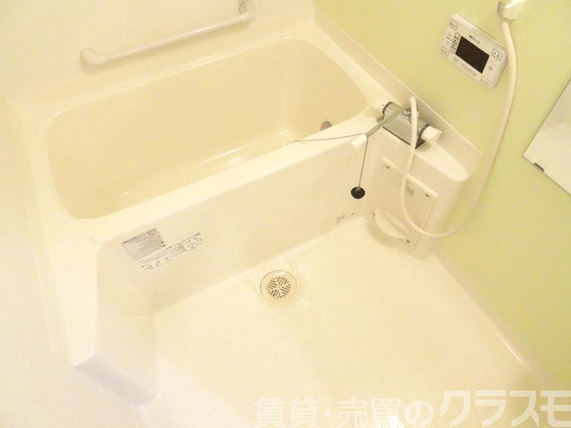 バス・シャワールーム　浴室乾燥機＆追い焚き機能付きバス♪