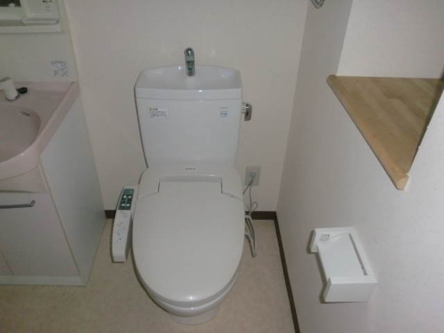 ＪＲ呉線 新広駅 徒歩10分 4階建 築22年のトイレ写真