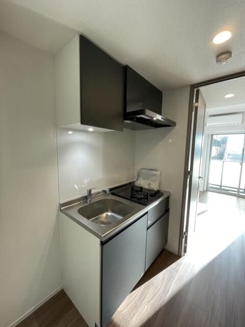 キッチン　同物件別部屋