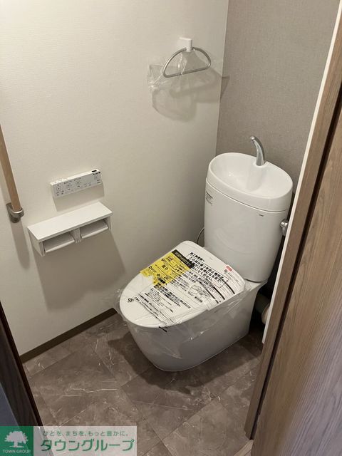 トイレ　※写真は同タイプ住戸です。