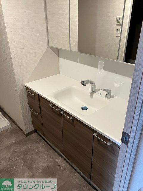 洗面設備　※写真は同タイプ住戸です。