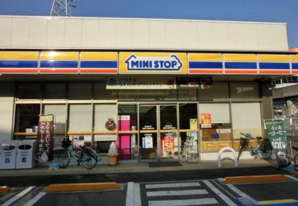 コンビニ　ミニストップ 相模原上鶴間本町店（コンビニ）まで293m