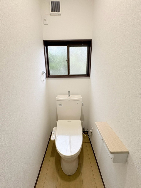 桜ケ丘六丁目菊地貸家のトイレ写真