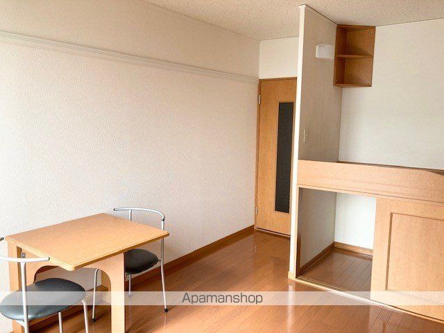 レオパレスラ・ヴィーの居間写真
