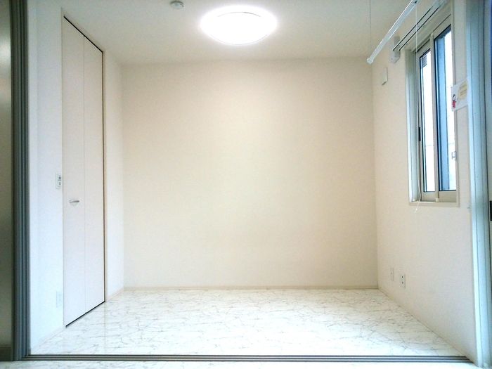 ＪＲ城端線 東野尻駅 徒歩14分 2階建 築14年の居間写真