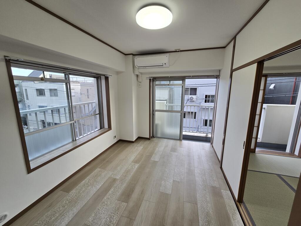 加藤マンションの居間写真
