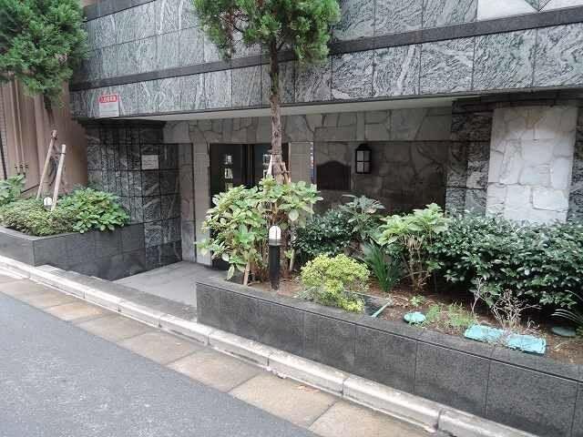 東京メトロ日比谷線 八丁堀駅 徒歩2分 11階建 築23年の外観写真