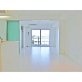 ＪＲ山手線 巣鴨駅 徒歩15分 14階建 築17年の居間写真