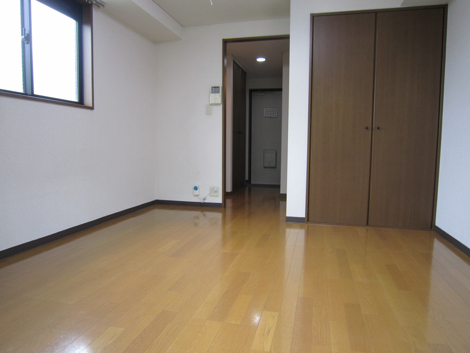 居室・リビング　室内