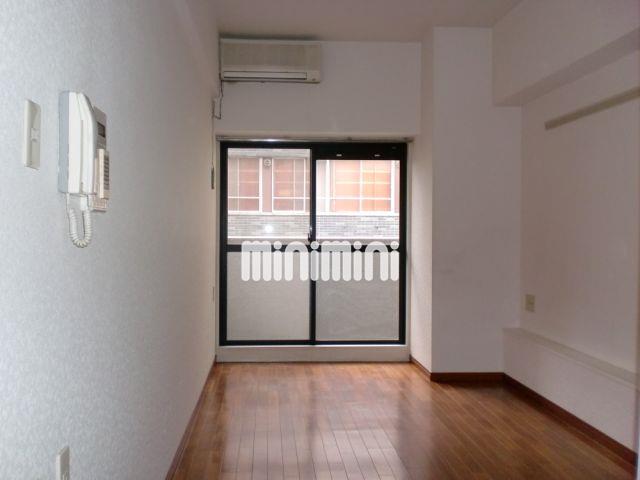 居室・リビング　ベランダ南向きです