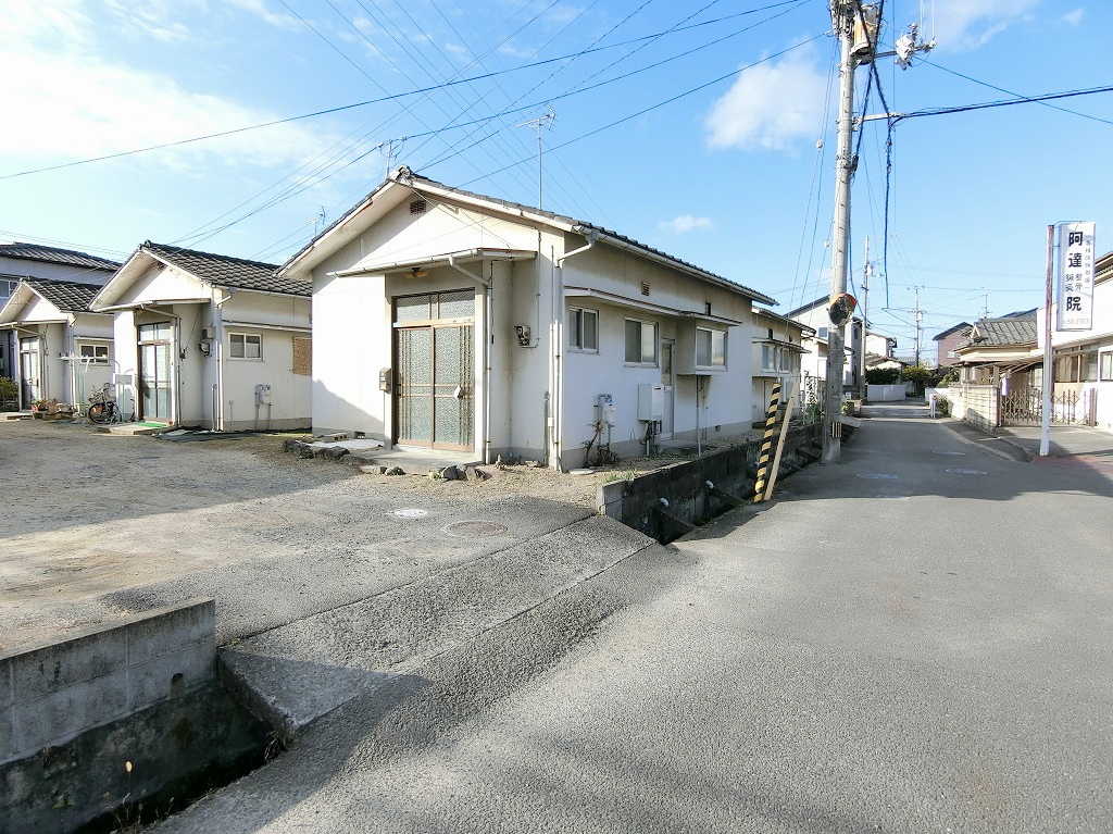 西石井三丁目榎股借家の建物外観