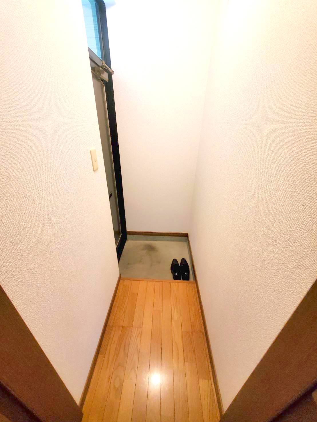 玄関　※別号室参考写真