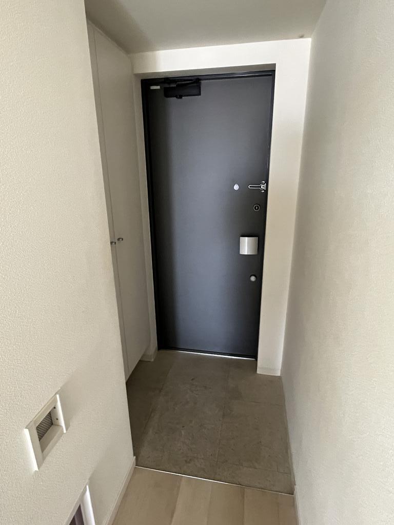 玄関　※同建物別部屋のものを使用