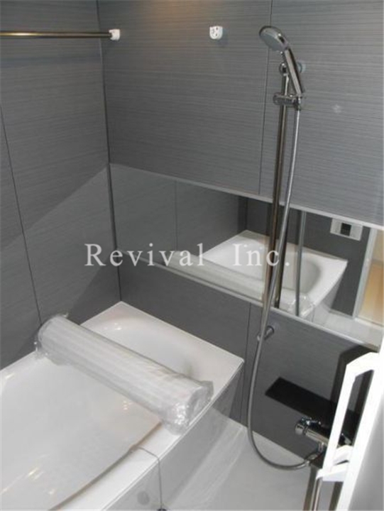 バス・シャワールーム　もちろん追い焚き・浴室乾燥機完備ですね