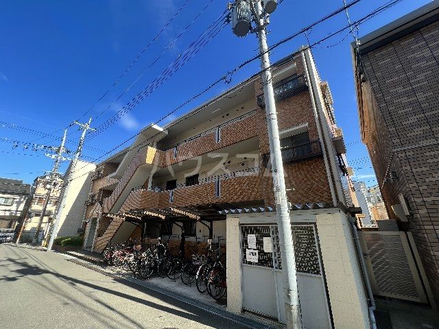 茨木市下中条町のマンションの建物外観