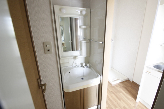 洗面設備　※他の号室の写真です。