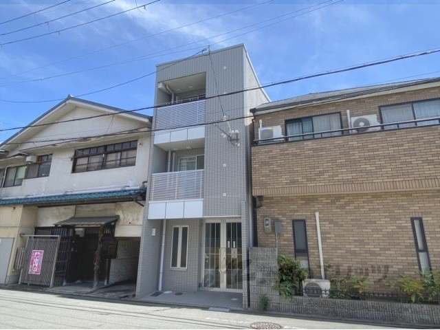ISEYAHOUSEの外観写真