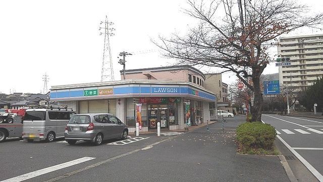 【コーポ鷲峰のコンビニ】