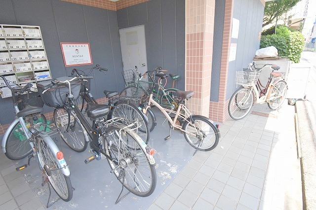 【長井ハイツ淡路の駐車場】