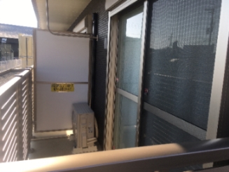 バルコニー　バルコニー付きで洗濯物や布団が自由干せます