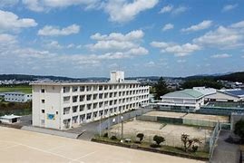 【三木市別所町朝日ケ丘のマンションの中学校】