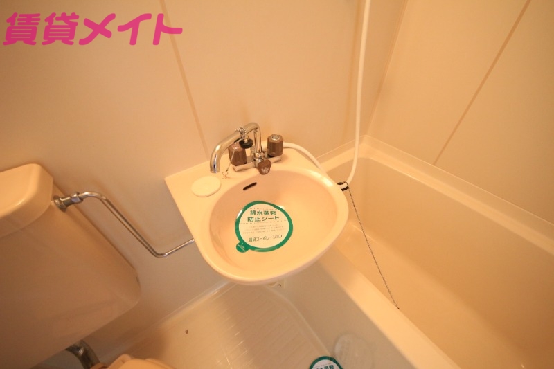 洗面設備　同物件別室写真