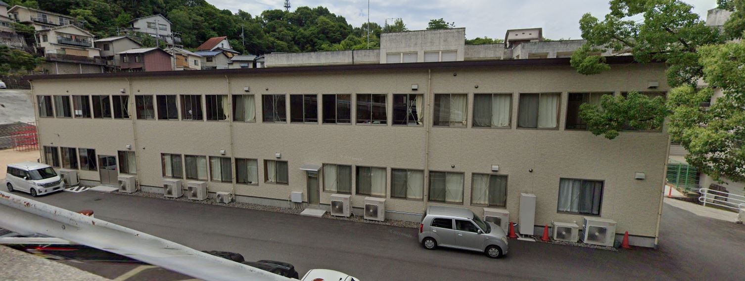 小学校　尾道市立長江小学校（小学校）まで494m