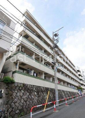 新宿区下落合のマンションの建物外観