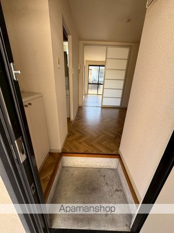 フレグランス花山手の玄関写真