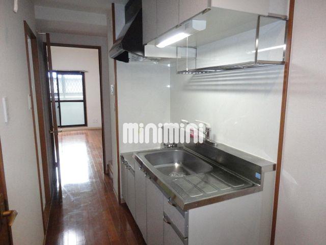 キッチン　コンロは設置型です。大きめで使いやすい