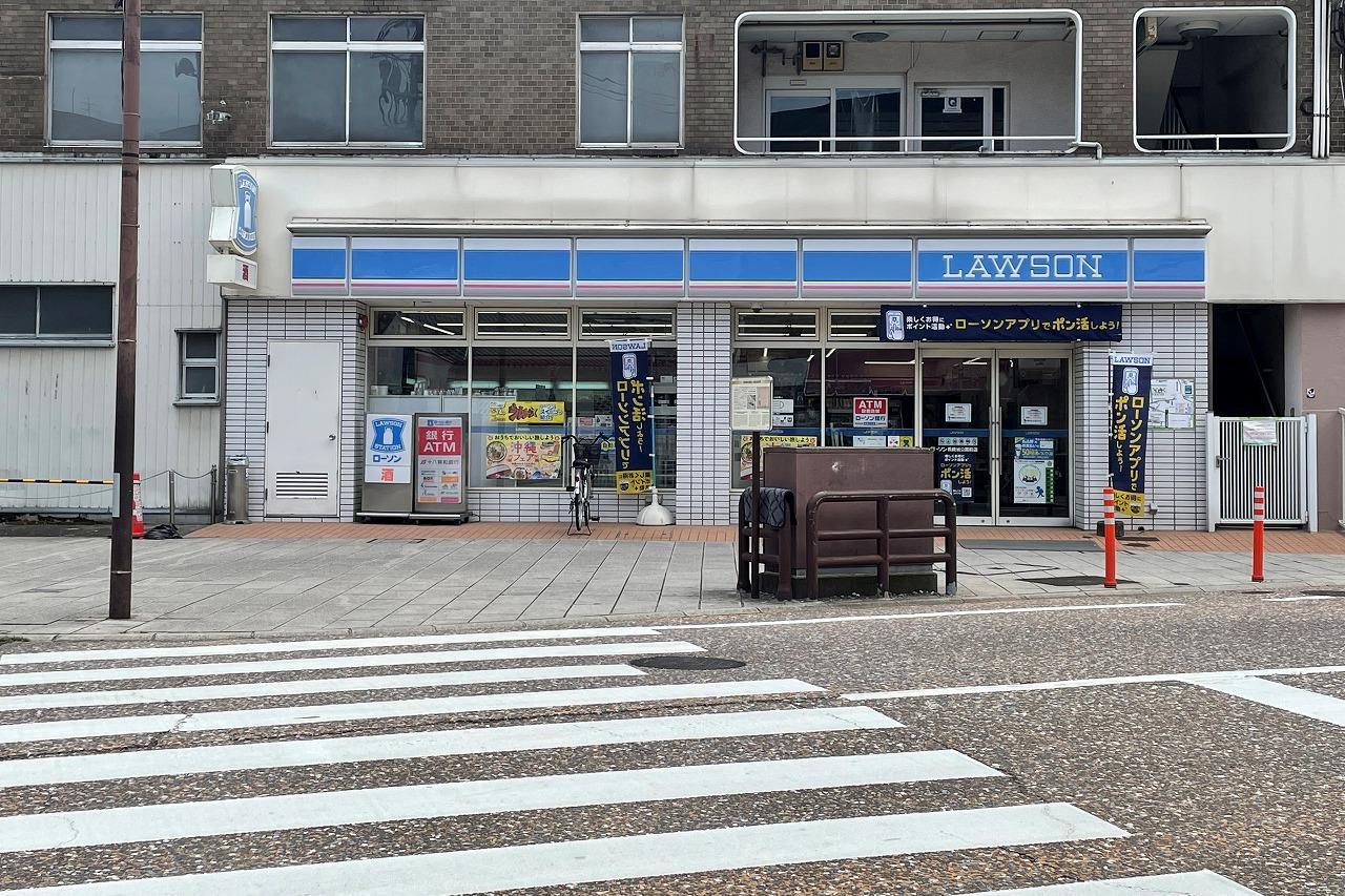 コンビニ　ローソン長崎湊公園前店（コンビニ）まで406m