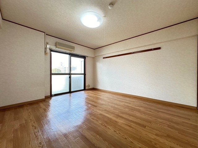 居室・リビング　※他部屋の写真です。現況優先。