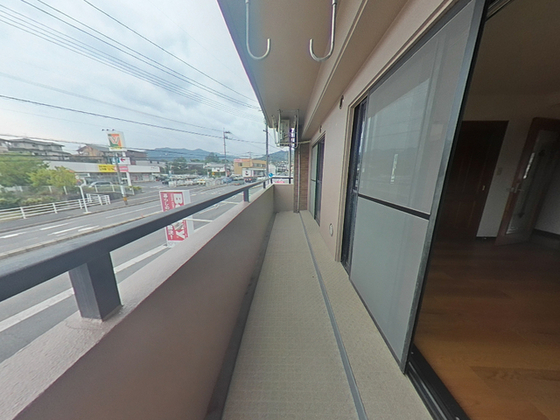 バルコニー　※別部屋の写真です