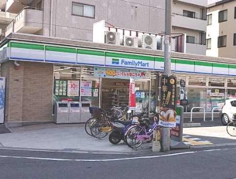 コンビニ　ファミリーマート 城東中央二丁目店（コンビニ）まで245m