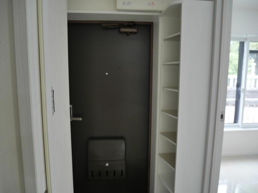 玄関　シューズ棚