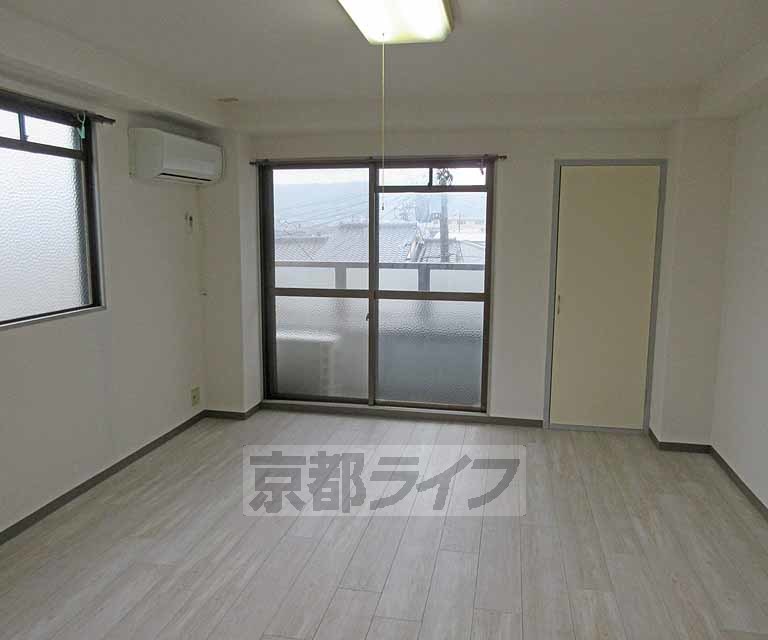 居室・リビング　広々としたお部屋ですよ