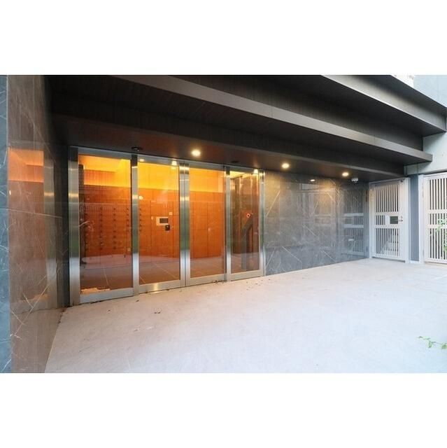 エントランス　建物の内部です