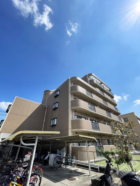 建物外観　鉄筋コンクリート造・ガッチリとした建物です♪♪