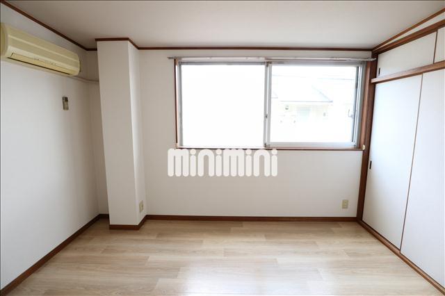 居室・リビング　７．５帖の広い洋室です