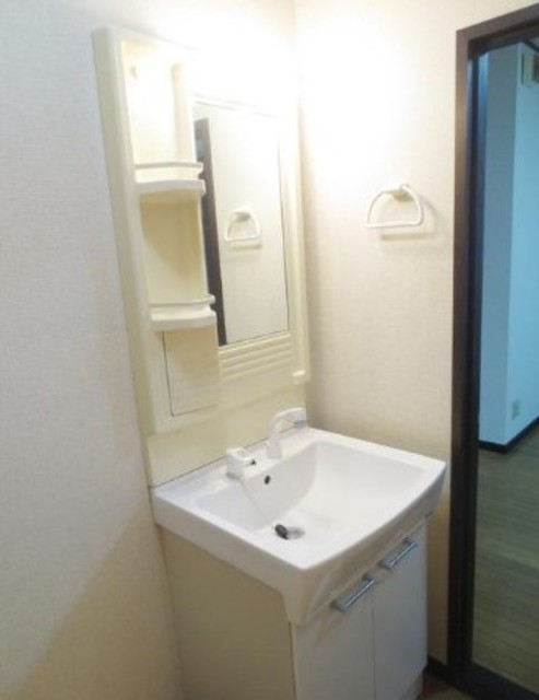 洗面設備　他部屋参考。