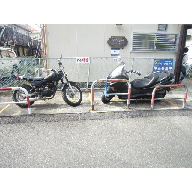 駐車場　バイク置き場（有料）