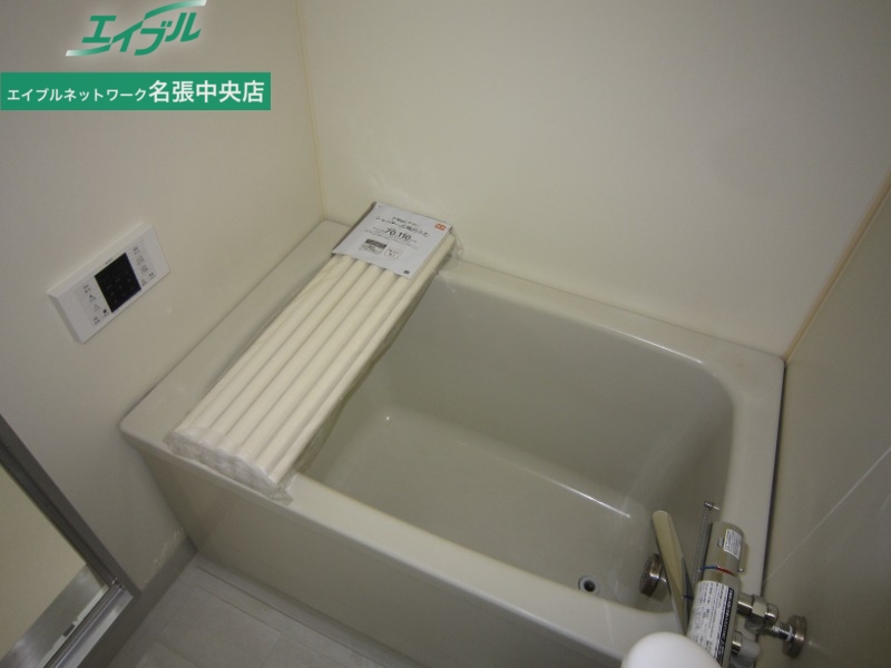 バス・シャワールーム　別の部屋の写真です。