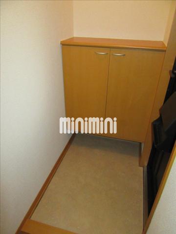 玄関　下駄箱があり便利です